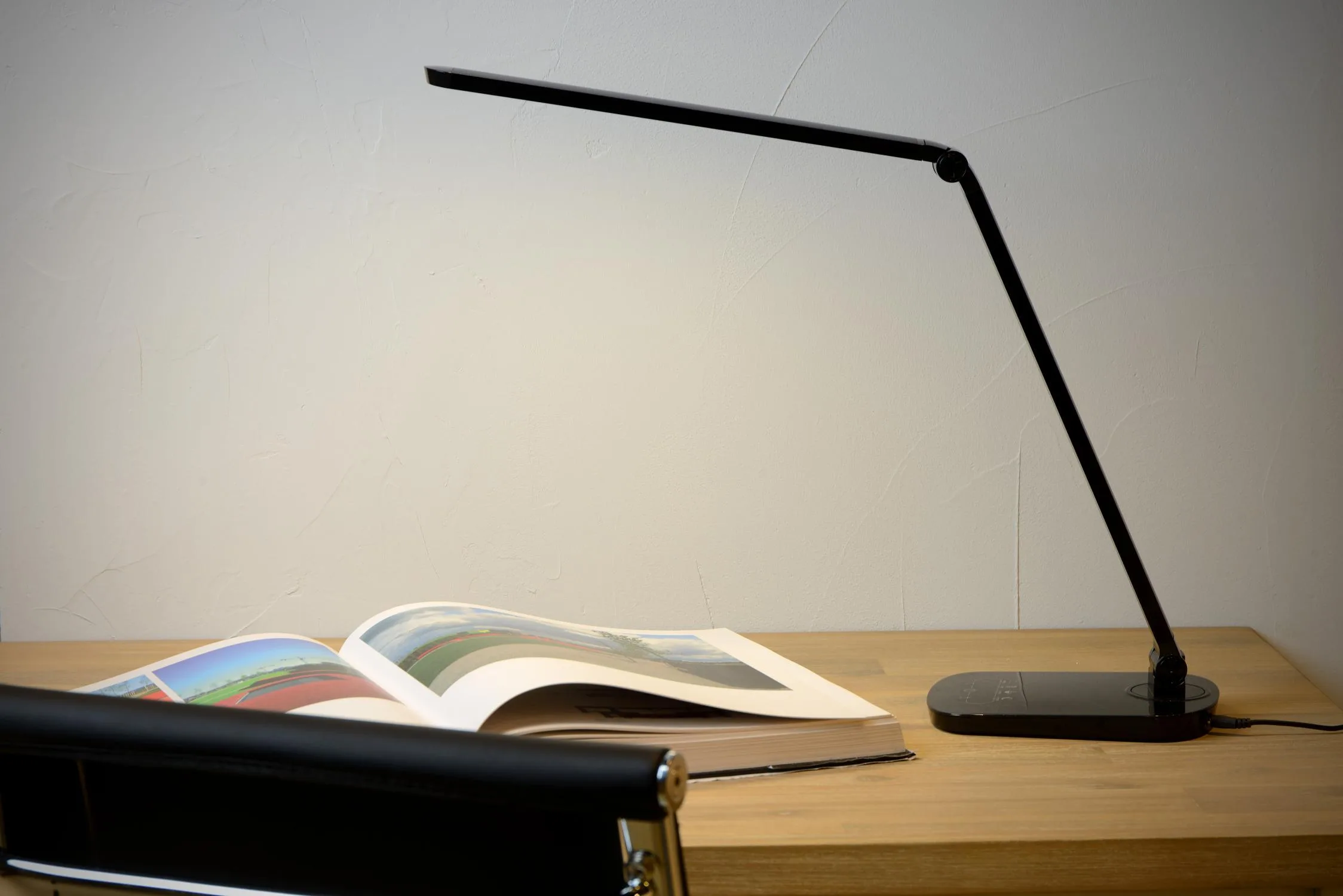 VARIO LE. Desk lamp-White-LED Dimm.-8W-2700K/6500K – Obrázok 5