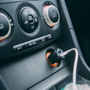 Adaptér do autozapalovača - 2 x USB - 2,4 A - čier