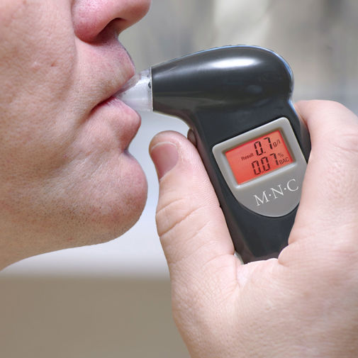Digitálny alkoholtester s displejom - s krúžkom na – Obrázok 2